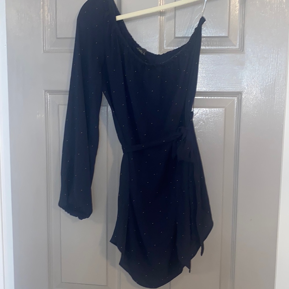 Off shoulder long sleeve blouse